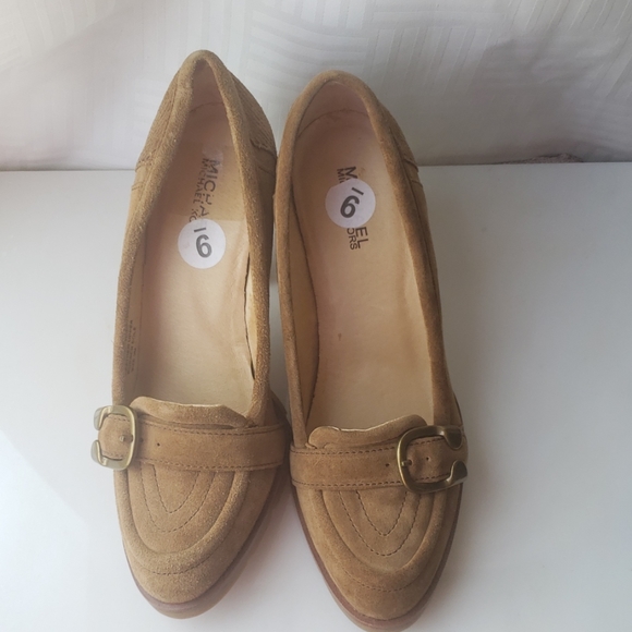 NWOT- Michael Kors shoes - Picture 2 of 8